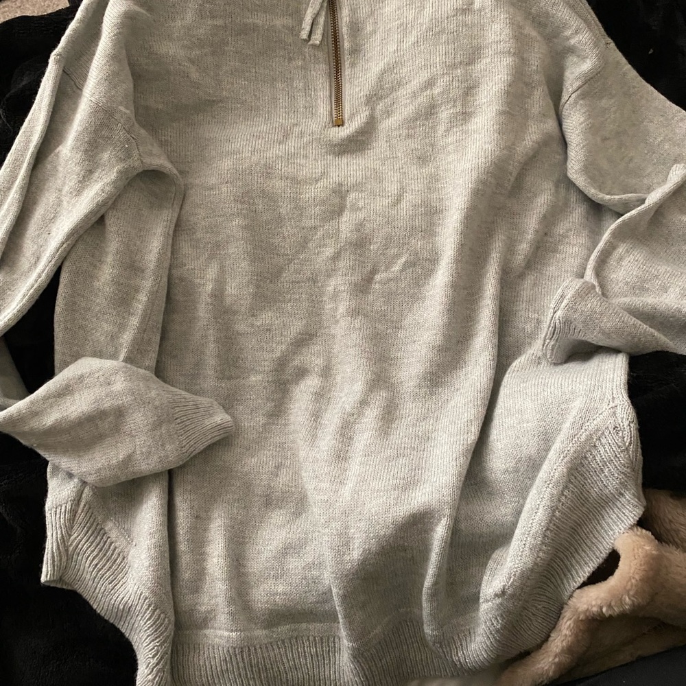 H&M gray sweater